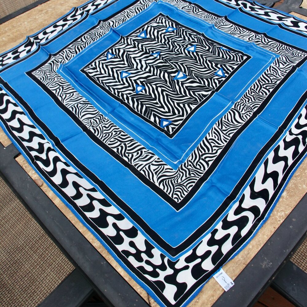 Oscar del la Renta silk scarf